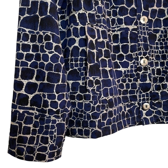 Zynergy By Chicos Women's Size 2/M Stretch Collared Long Sleeve Pockets Top. - Picture 6 of 15